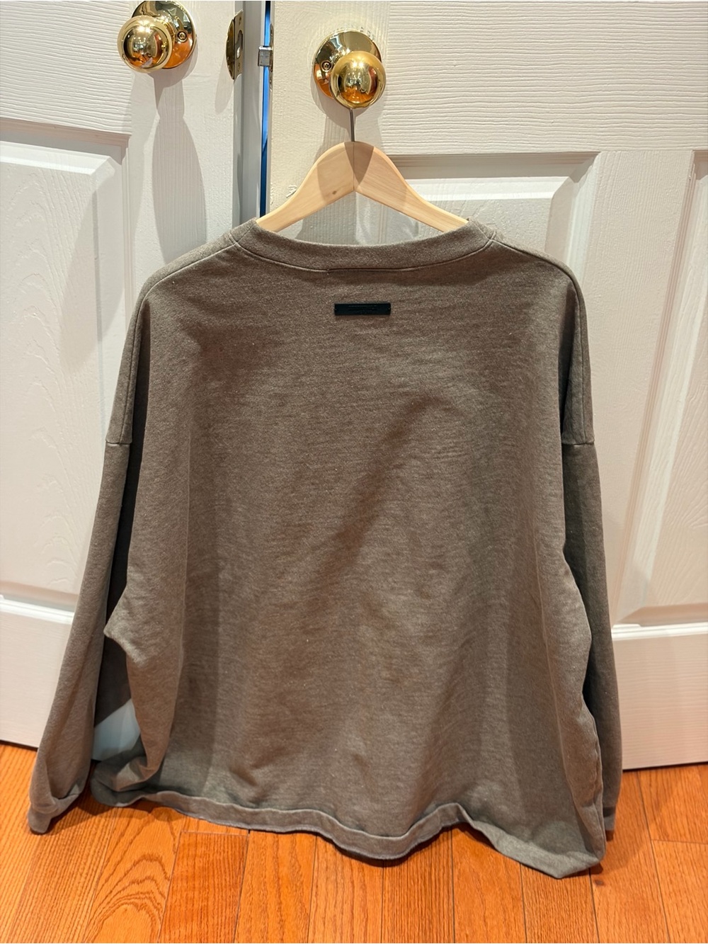 FOG Fear of God Essentials Brown Logo Crewneck Sweatshirt Almost New - Picture 6 of 6